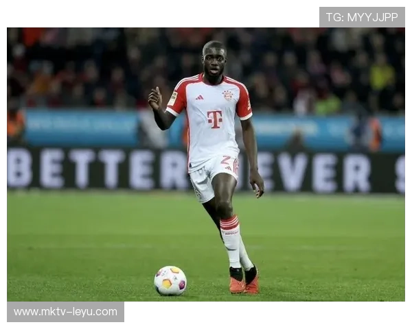 乌帕梅卡诺：拜仁防线核心，数据展现强大防守实力