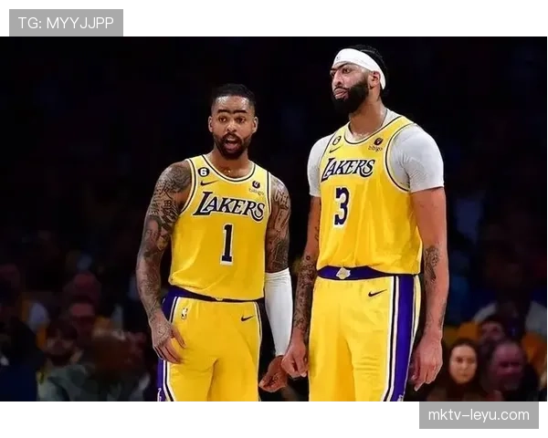 戴维斯状态回暖携手队友默契配合,助球队再创佳绩 戴维斯状态回暖携手队友默契配合,助球队再创佳绩