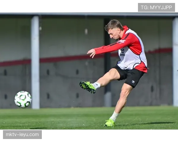 西甲焦点战：贝蒂斯迎战塞维利亚，状态回升成看点