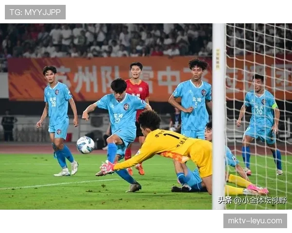 球迷热议本轮赛事高光时刻,激情现场点燃赛场氛围 球迷热议本轮赛事高光时刻,激情现场点燃赛场氛围