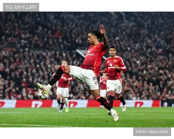 南美足球盛宴点燃激情,赛场氛围传递球迷活力 南美足球盛宴点燃激情,赛场氛围传递球迷活力