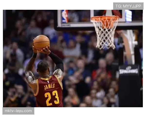 杜兰特三分命中率提升对比季前显著拉开防守空间